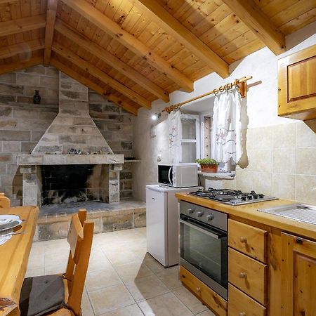 Appartement Stone House Harmony à Zrnovo Extérieur photo