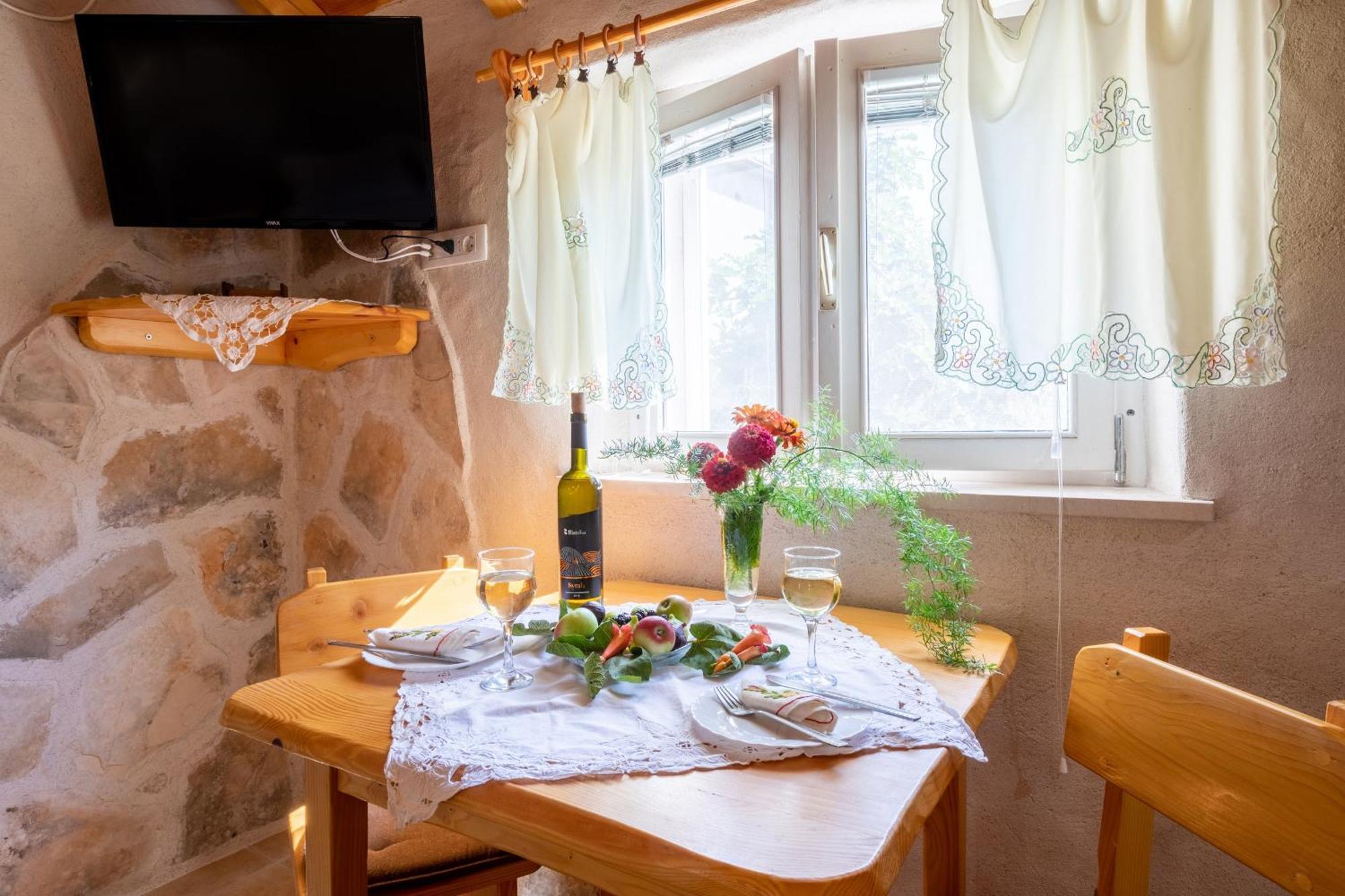 Appartement Stone House Harmony à Zrnovo Extérieur photo