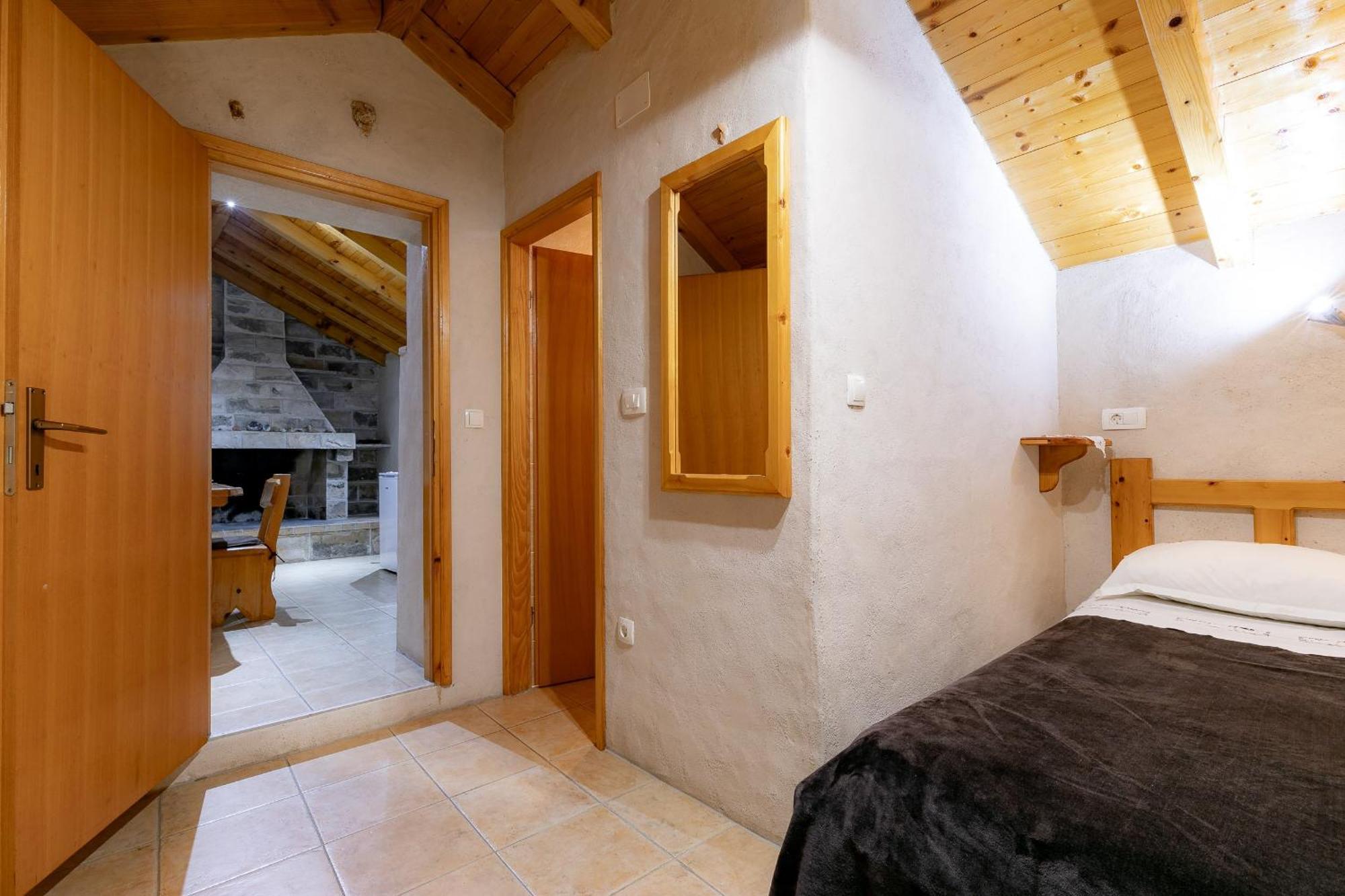 Appartement Stone House Harmony à Zrnovo Chambre photo
