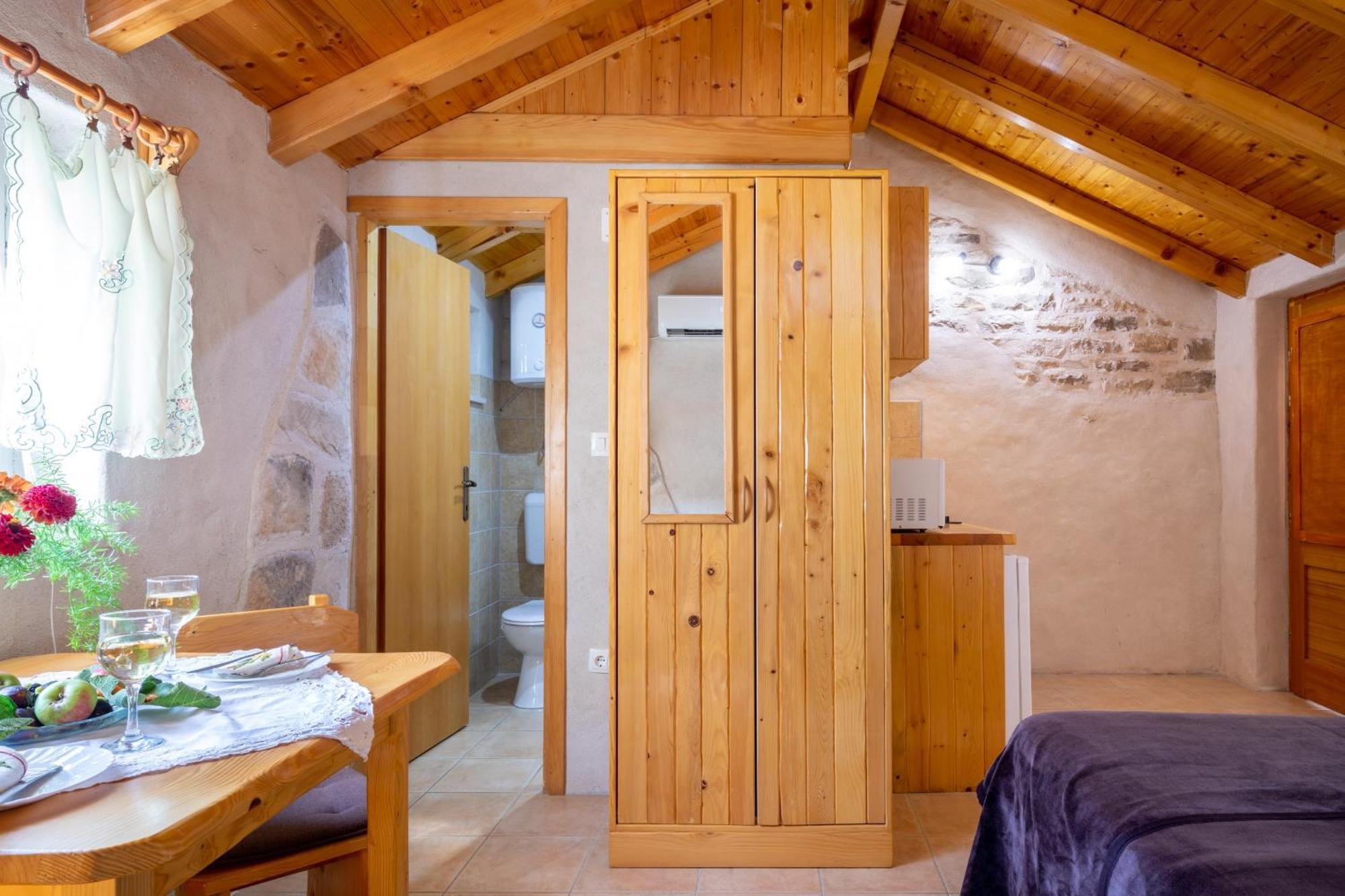 Appartement Stone House Harmony à Zrnovo Chambre photo